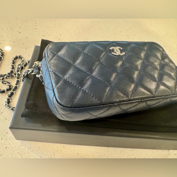 CHANEL Double Zip WOC - Picture 3 of 9